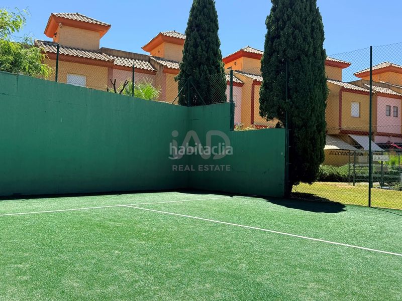 Foto bd5b5794-91d7-422c-96fc-67178f6c0335. Casa aparellada amb calefacció piscina a Lepe