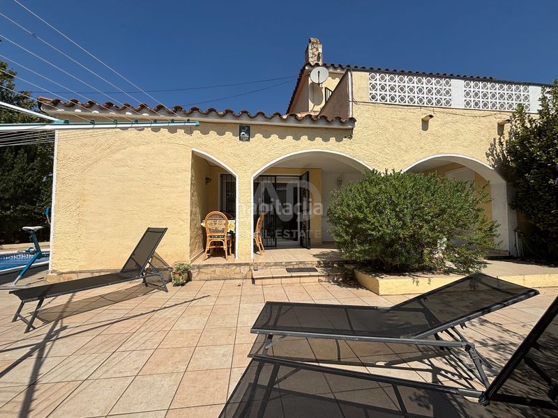 Foto 00785134-04a0-4024-a4c1-38d1015f34e3. Casa amb calefacció aparcament piscina a Francolí - Freser - Noguera Empuriabrava