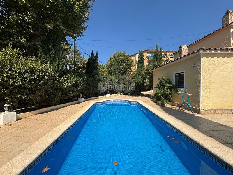 Foto c07128ef-4610-4a5b-bb31-da3ceb708718. Casa amb calefacció aparcament piscina a Francolí - Freser - Noguera Empuriabrava