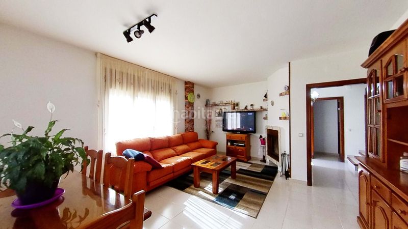 Foto f4cbca2c-ec88-43d7-a4a9-19a3a87ceaf2. Casa aparellada a Els Masos - Els Garrofers Coma-ruga