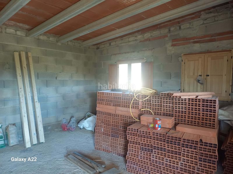 Foto cf3ae50c-dce2-4b92-ad81-eda66bffeae2. Finca rústica en Ginestar