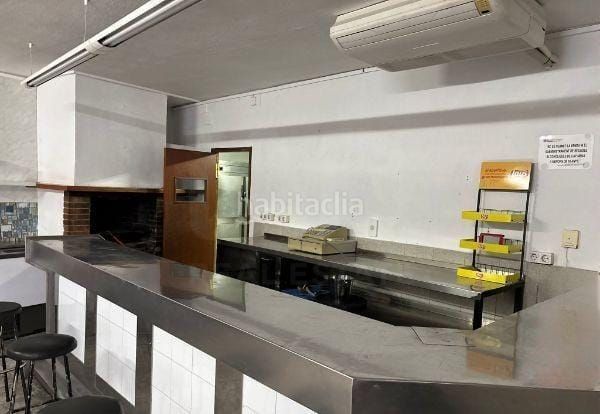 Foto 020b3df1-ad83-4a1b-8ac1-ea55702cf6c4. Casa amb calefacció aparcament a Les Martines Terrassa
