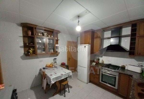 Foto 0da8e218-e2c3-4f8a-a1ef-f9438dc12576. Casa amb calefacció aparcament a Les Martines Terrassa