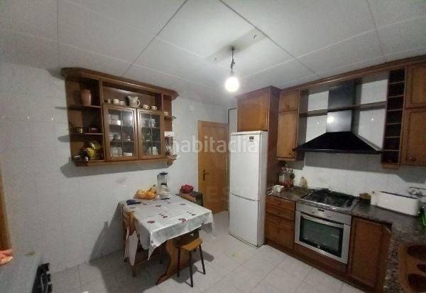Foto 0f79729b-f36c-4737-8b97-386c4950e840. Casa amb calefacció aparcament a Les Martines Terrassa