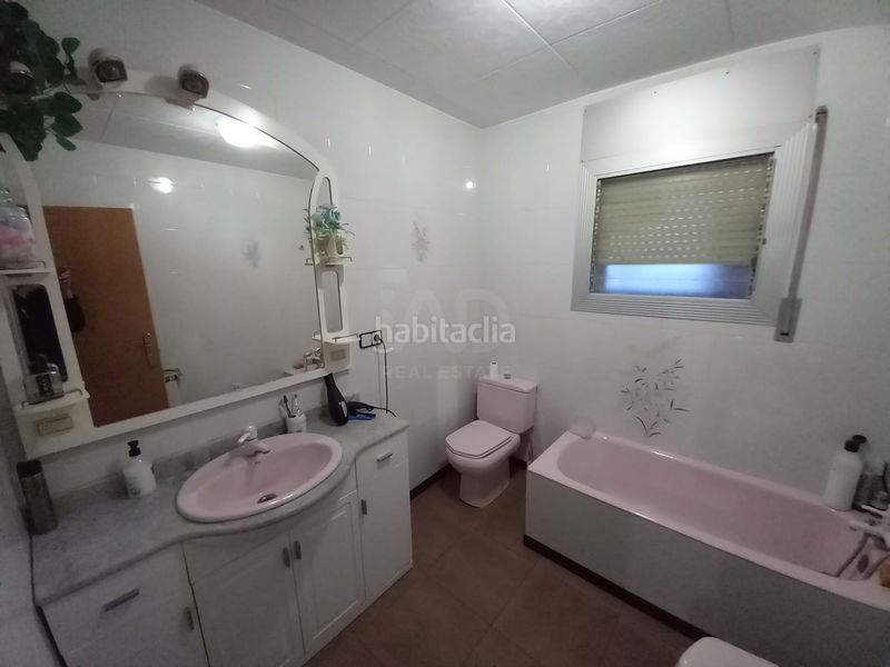 Foto f2a93b36-283b-40e1-a5b7-10018aec35a0. Casa amb calefacció aparcament a Les Martines Terrassa