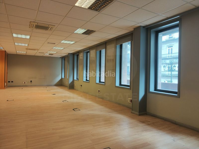 Foto ca605ff6-1b11-4f76-8132-cb8c863199c8. Local comercial a Centro - Areal Vigo