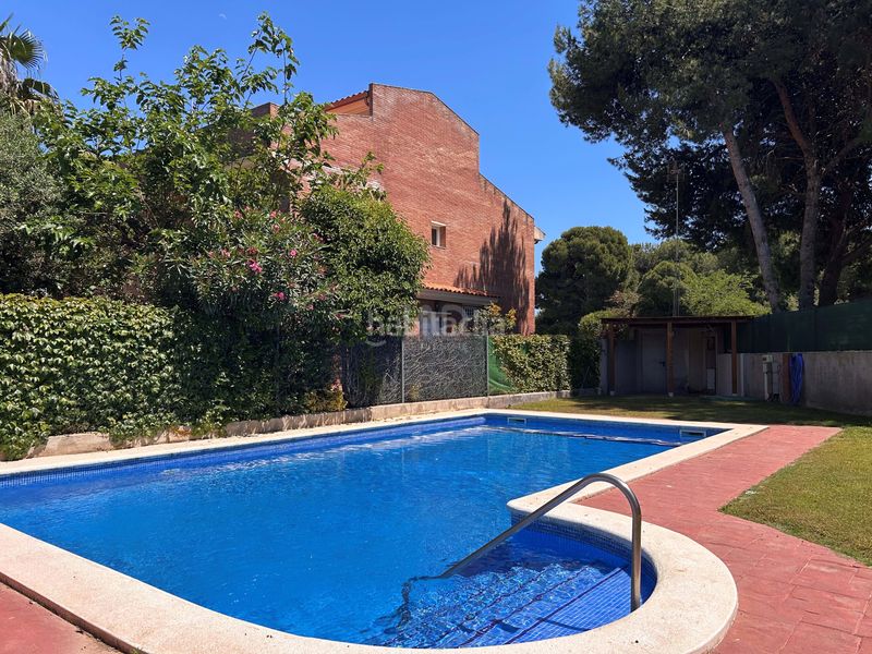 Foto f30d6586-71fe-4279-bed4-5e57d22953f9. Casa amb calefacció aparcament piscina a Jardins de Vilafortuny - Mas d'en Bosch Cambrils