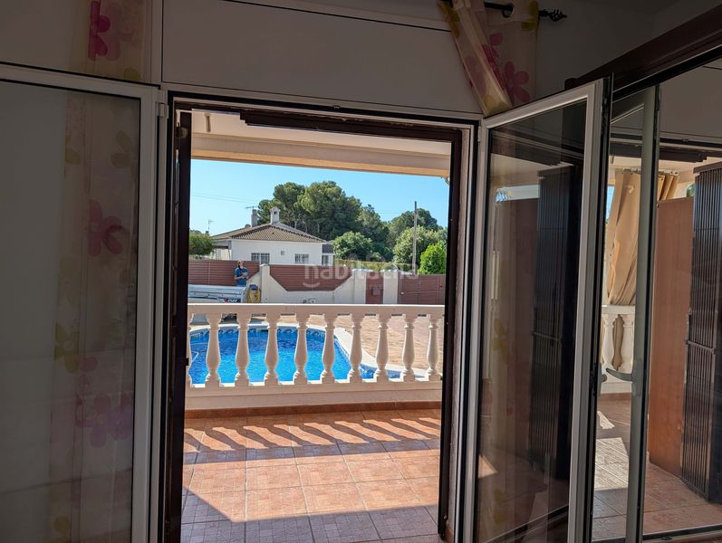 Foto 40e74a22-2ee3-4ce7-875a-2459e93dbfcd. Casa amb calefacció aparcament piscina a Cunit residencial Cunit
