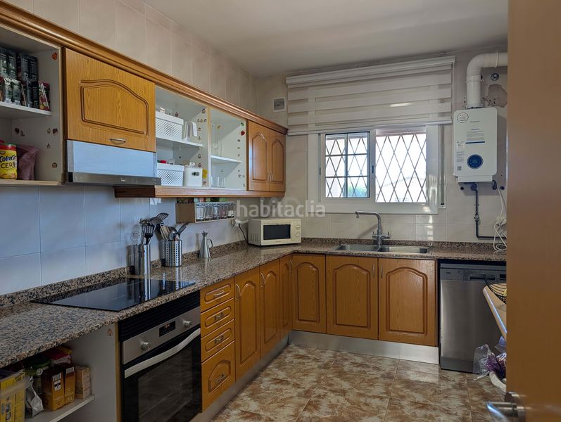 Foto f606196b-1e42-4e51-a8dd-3fd6d0061d24. Casa amb calefacció aparcament piscina a Cunit residencial Cunit