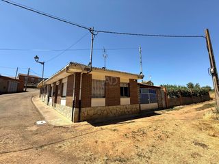 Casa pareada en C. fuente  5