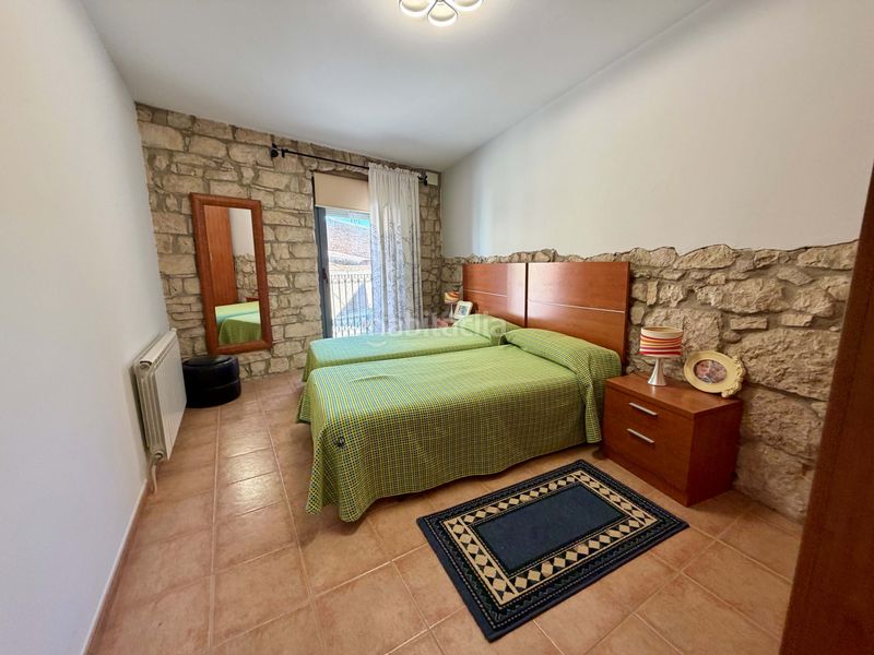 Foto 2fb2bb48-43d4-49eb-9896-459461de835e. Casa amb calefacció aparcament a Llardecans