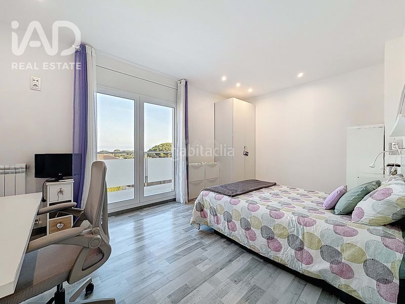 Foto f6a7f7eb-0911-4424-8958-274b5b3d982c. Casa amb piscina a Urbanitzacions Arenys de Mar