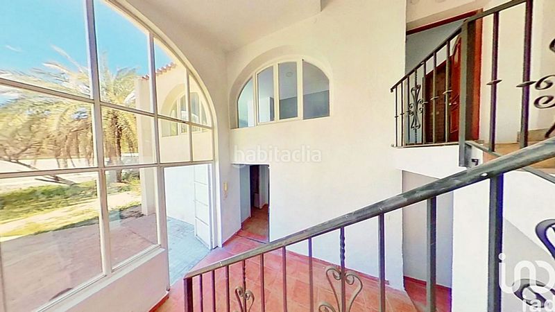Foto 6d0e1458-b151-4bed-a472-6adf962a5785. Casa amb calefacció aparcament a Vistahermosa Alicante