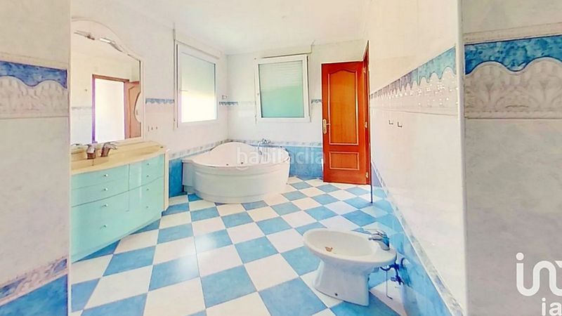 Foto b9d8185b-39e9-4950-9852-4e4d9bc17380. Casa amb calefacció aparcament a Vistahermosa Alicante