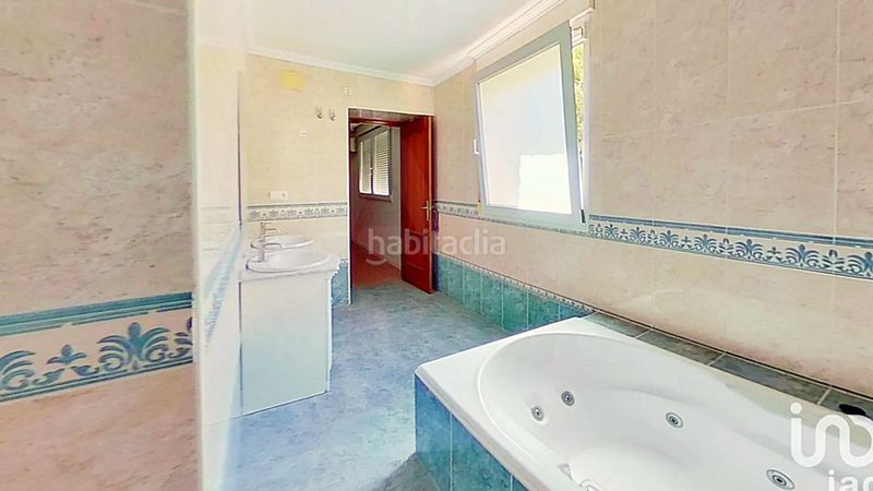 Foto ee5bc29f-18a4-4008-8df1-d092ce5a8157. Casa amb calefacció aparcament a Vistahermosa Alicante