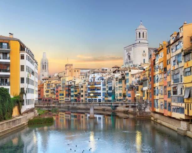 Foto e9706c31-eb58-423e-bb1d-ecfae0f3b1d3. Pis amb calefacció a Eixample Sud-Migdia Girona