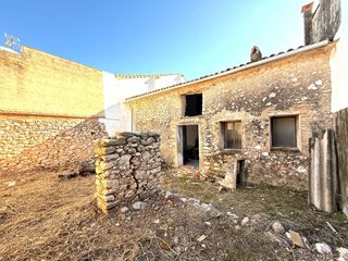 Country house in Tormos