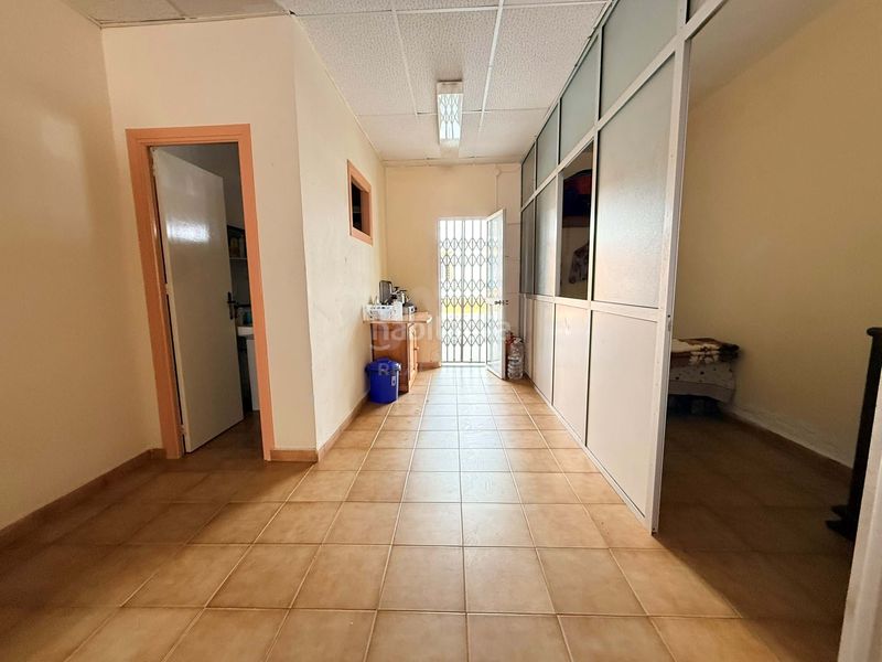 Foto 2d2edd52-3a33-40ce-9b9b-5c91adaee074. Local comercial a Lepe