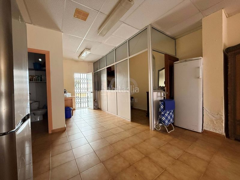 Foto 3185f4f8-3d58-485f-8fec-f040ebf3f87f. Local comercial a Lepe