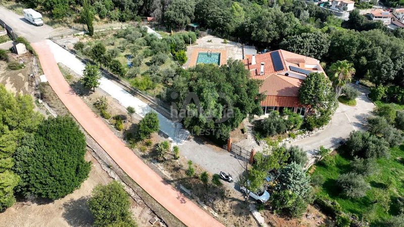 Foto 6ce68c31-1738-4b17-a643-52fb8601df5e. Casa amb calefacció piscina a Sant Llorenç Terrassa