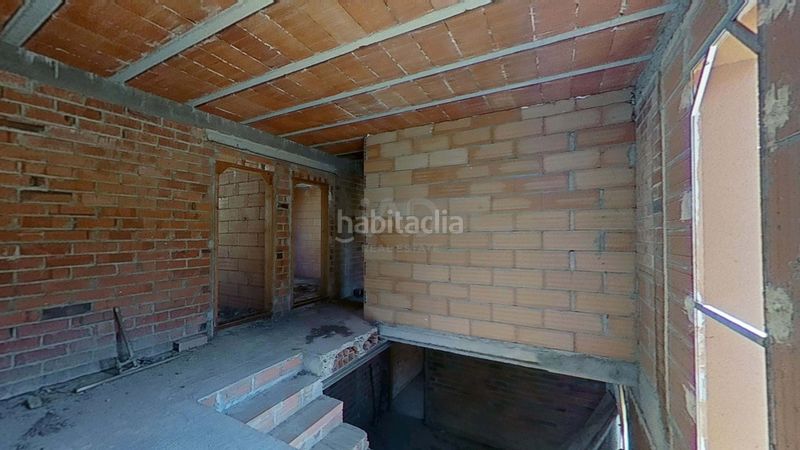 Foto 583896dd-3c65-4f6c-832f-0e90a102f11f. Casa amb aparcament a Rosselló