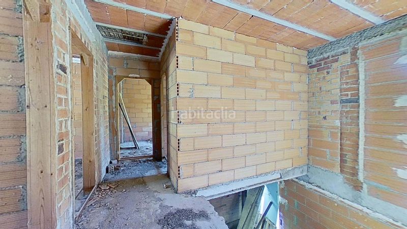 Foto a3e48b19-555f-449a-bdb5-ac59a5a71308. Casa amb aparcament a Rosselló