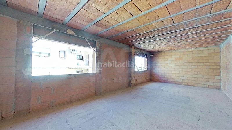 Foto a492be98-a569-4f63-a1fe-e110ebc3c823. Casa amb aparcament a Rosselló