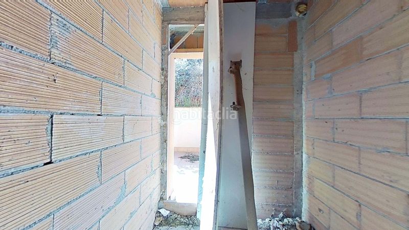 Foto fd83c1b9-6239-4643-a0de-e342839b7013. Casa amb aparcament a Rosselló