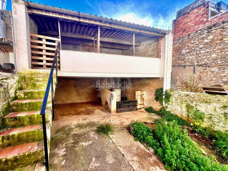 Foto cdf23579-973e-4514-a3bf-1c6ad9225592. Casa aparellada amb calefacció aparcament a Benlloc
