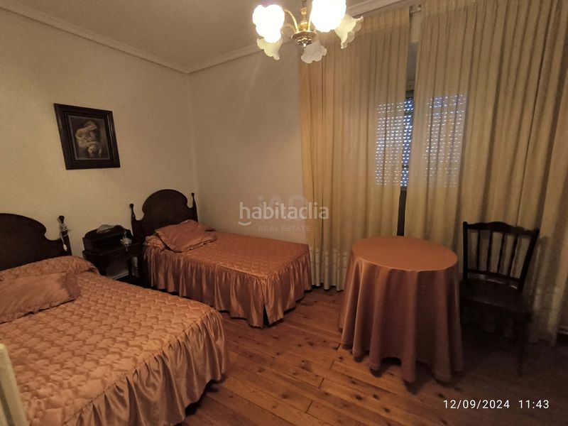 Foto 46124894-7622-4753-8983-3926c3900563. Casa amb calefacció aparcament a Valderas