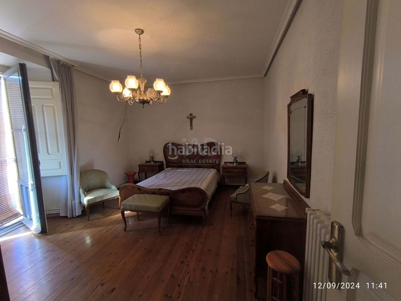 Foto 4975e9f1-12fe-4342-a907-f2a579ee6ffb. Casa amb calefacció aparcament a Valderas