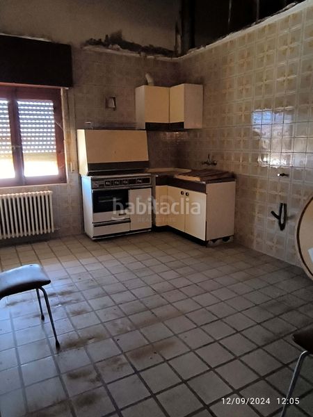 Foto e1eb2787-d1d9-43a4-a066-17265975b298. Casa amb calefacció aparcament a Valderas