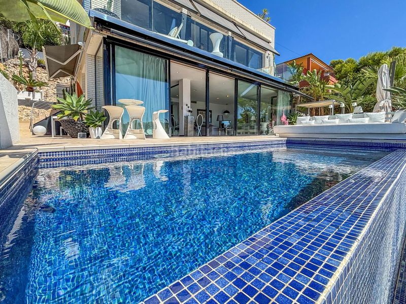 Foto b6fdf380-9984-4992-bd8b-8c2d8c54d839. Casa amb calefacció aparcament piscina a Levantina - Montgavina - Quintmar Sitges