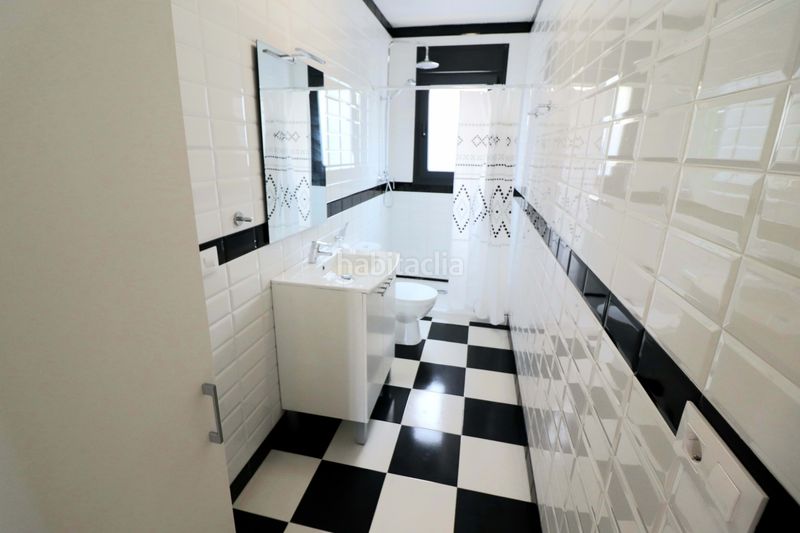 Foto c23958e8-7028-43c5-88d3-60e9292b894a. Edificio en Pino Alto Miami Platja