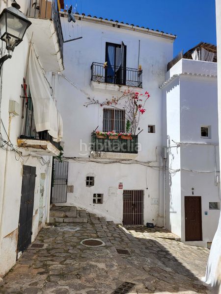 Foto cca7fd22-bb2a-4b88-851f-04484e01c5b7. Àtic amb calefacció a Dalt Vila-La Marina Ibiza