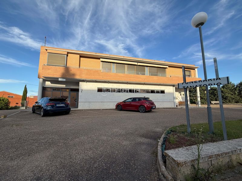Foto 9e75e5a2-dceb-4fc9-ad0a-41fa595613fd. Edificio in Medina del Campo