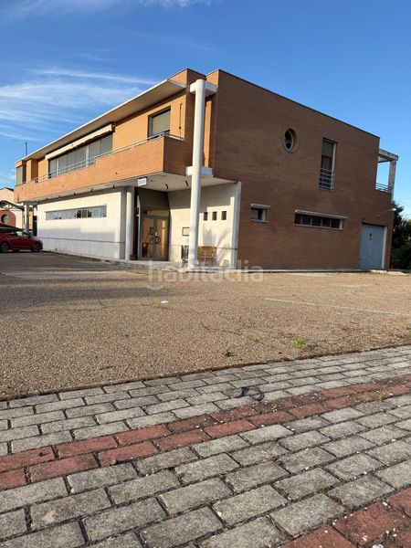 Foto 1d36b59d-8bc9-4226-8174-a4f7e40b1345. Edifici a Medina del Campo