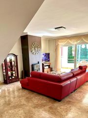 Chalet in Urbanizaciones