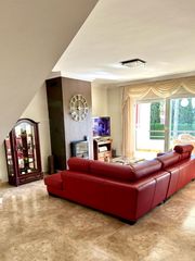 Chalet in Urbanizaciones