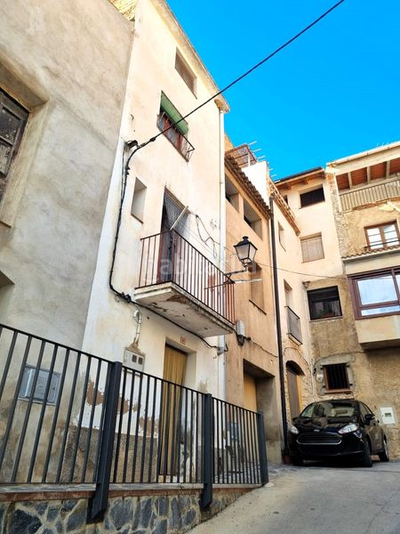 Foto 4aebf87f-68d2-43d5-98ae-805f61756500. Casa en carrer de tortosa 20 en Pinell de Brai (El)