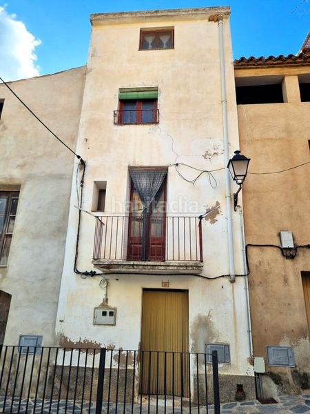 Foto b444bf9a-89ad-4b2c-92cc-e673ef530b52. Casa en carrer de tortosa 20 en Pinell de Brai (El)
