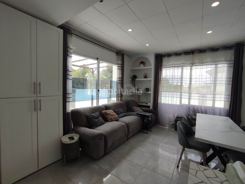 Foto 920818a6-22fa-46df-a895-10a874542e7c. Casa amb calefacció aparcament piscina a Cunit residencial Cunit