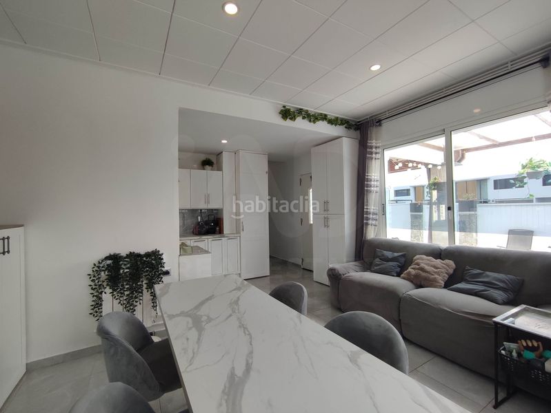 Foto d65436c1-f5c1-4587-a545-c3e6d1778460. Casa amb calefacció aparcament piscina a Cunit residencial Cunit