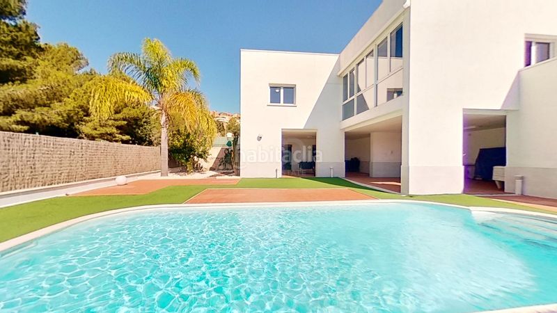 Foto a0fdb43b-4815-45c3-b7d3-b779ffe7ed6a. Casa amb aparcament piscina a Roda de Barà