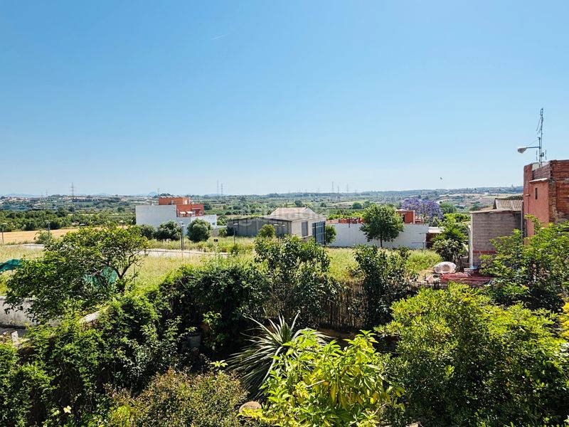 Foto c910d350-f29e-4389-be3d-3e9b3667e185. Casa aparellada a Perafort