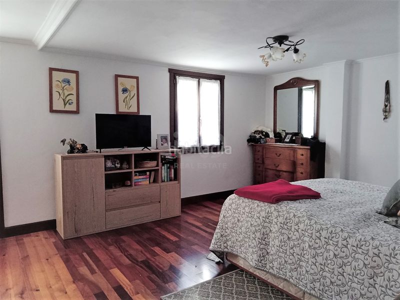 Foto 10983ea0-3593-4fbd-bcd6-f9109ef3dfe0. Edifici a Oiartzun