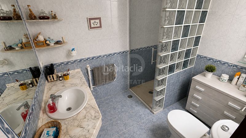 Foto ec2ec891-990a-45d8-aa3e-3388d5d8dc5c. Edificio in Tarifa ciudad Tarifa