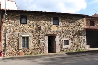 Country house in Robla (La)