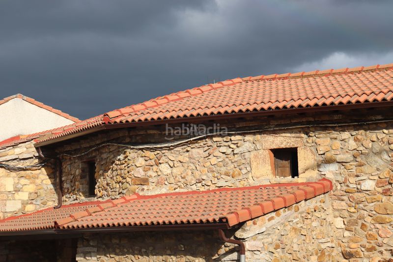 Foto 07fcf9b9-926b-4c91-bb05-679e33d7842d. Masia amb calefacció aparcament a Robla (La)