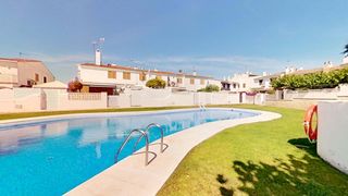 Casa aparellada a Creixell